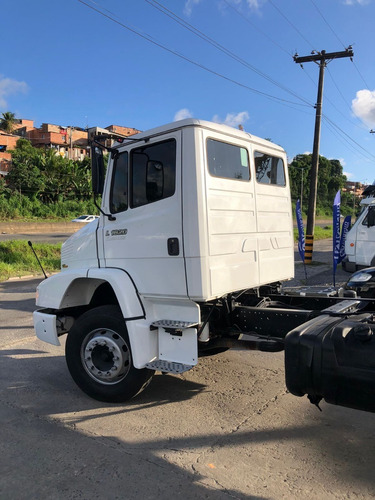 Imagem 11 de 11 de Mercedes Bens 1620