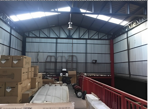 Céntrica Y Amplia Bodega, A Cuadras De La Plaza De Maipú