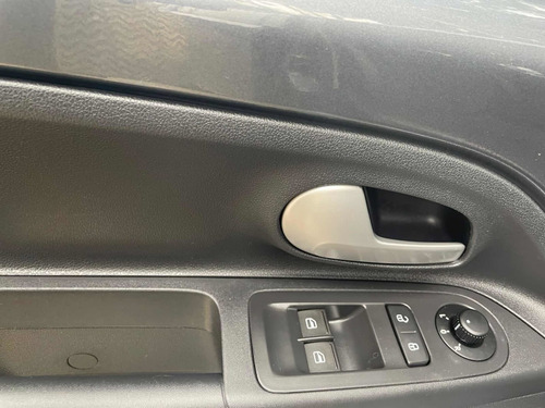 Imagen 8 de 12 de Volkswagen Up High Up 1.0