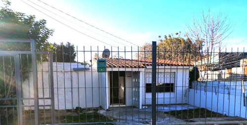 Casa Con Jardin , Autos Y Mascotas