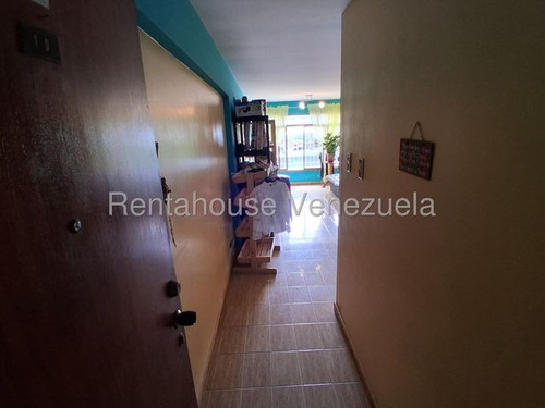 Yoselin Cabesas Vende Apartamento En Cabudare 25-22034 Yc
