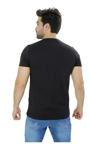 Imagem 2 de 5 de Camiseta Masculina Henley Preta