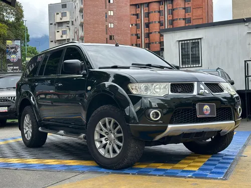 Mitsubishi Montero Sport Glx