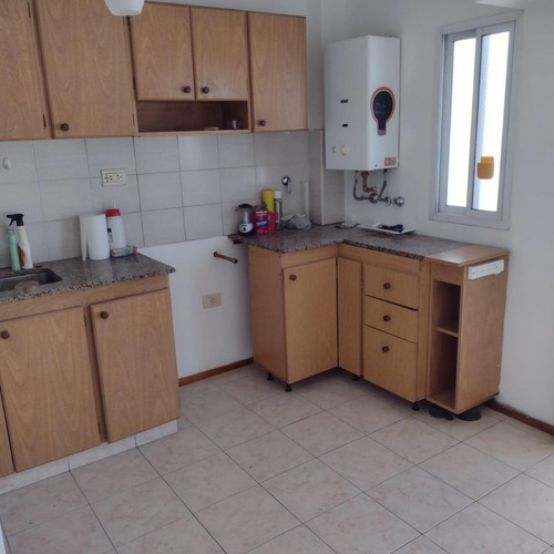 Imagen 3 de 10 de Venta De Departamento De 3 Ambientes En Wilde Centro