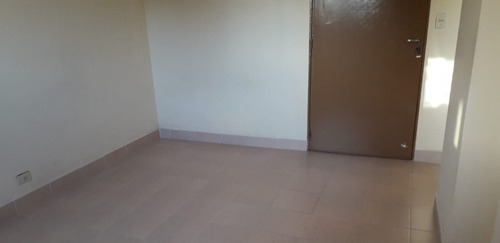 Departamento De 3 Ambientes En Torres Luz Y Fuerza, Dock Sud