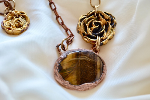 Imagen 3 de 8 de Collar Piedra Natural Ojo De Tigre, Flores Y Cobre, Cod1