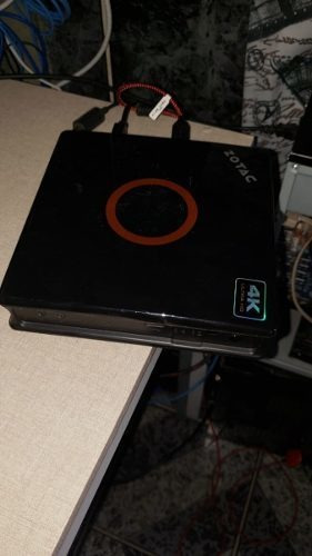 Mini PC Zotac E Series ZBOX-EI750-P con Windows 8, Intel Core i7 4770R y capacidad de almacenamiento de 16GB