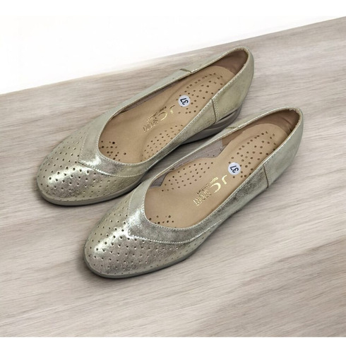 Zapato De Cuero Linea Comfort Taco Chino Camara Aire Daria Platino 36