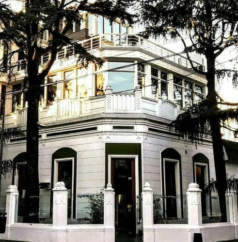 Con Renta $4.000.000 Juana Azurduy Al 2200 Esquina 670 M2