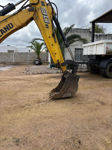 Retroexcavadora New Holland