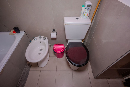 Venta Monoambiente Con Subdivisión. Caseros Centro