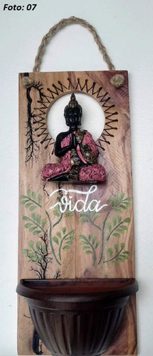 Vaso De Parede Buda Resina Brinde Muda Planta E Substrato