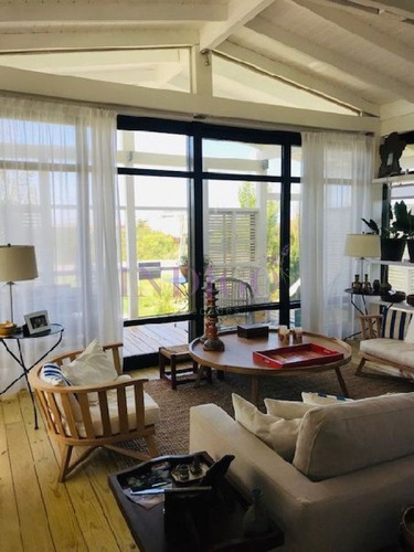 Imagen 3 de 12 de Muy Buena Propiedad En Venta En Altos De Punta Piedras, 3 Dormitorios .