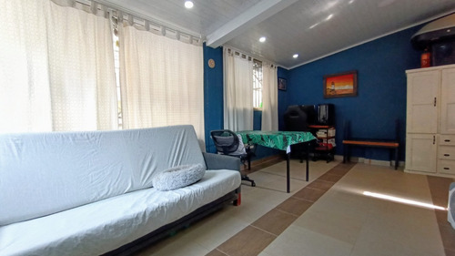 Casa De 3 Ambientes Reciclada A Nuevo En Ituzaingo - Excelente Ubicacion A 200 Metros De Acceso Oeste