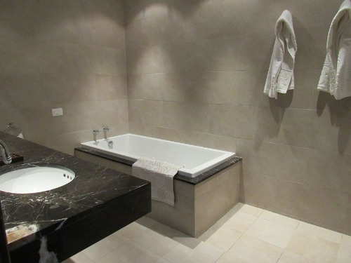 Venta Apartamento 3 Dormitorios En La Barra, Punta Del Este