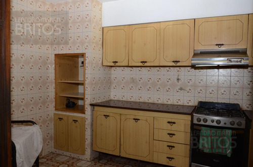 Venta De Imponente Y Solido Chalet En El Centro De Ramos Mejía!