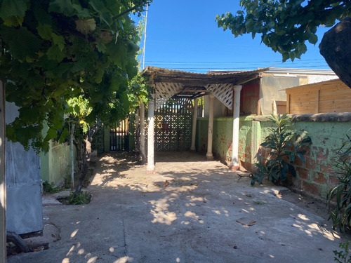 Soleada Casa Con Excelente Ubicación
