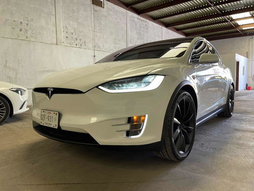 Imagen 6 de 13 de Tesla