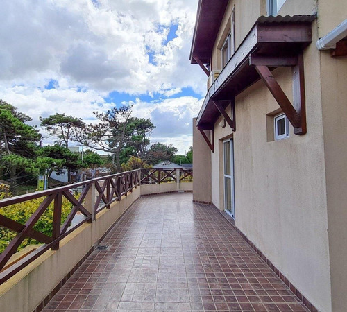 Venta Departamento 3 Dormitorios Las Gaviotas Con Cochera