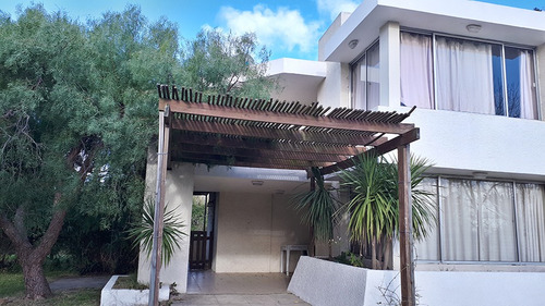 A Tres Cuadras De La Playa Dueño Alquila Casas Y Apartamentos En Piriápolis En La Rambla Frente Al Mar 5000 Pesos El Fin De Semana
