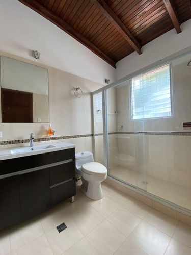 Casa Duplex Para Venta En Santa Paula #2369