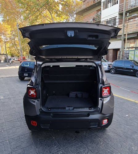 Imagen 8 de 15 de Jeep Renegade 2019 1.8 Longitude At6