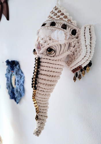 Ganesha Divinidad Hindú Pieza De Diseño Lamonna Macramé Crudo