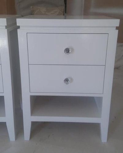 Imagen 2 de 8 de Mesa De Luz Laqueada Moderna Minimalista De Diseño