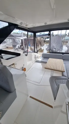 Crucero Genesis Delta 40 Año 2013, 2 Yanmar 315 Hp D Prop.