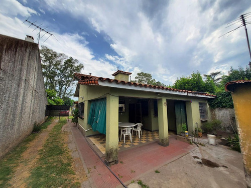 En Venta! Interesante Casa - Quinta En La Reja - Con Parque Y Departamento A Refaccionar En El Fondo