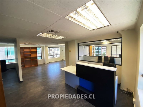 Oficina En Venta De 4 Privados En Las Condes