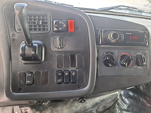 Imagem 17 de 18 de Mercedes-benz Atron 1635 S