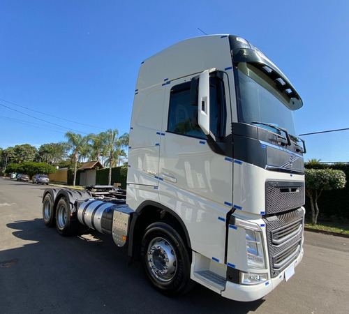 Imagem 3 de 16 de Volvo-fh-460-6x2-2017-branco-globetrotter-muito Novo