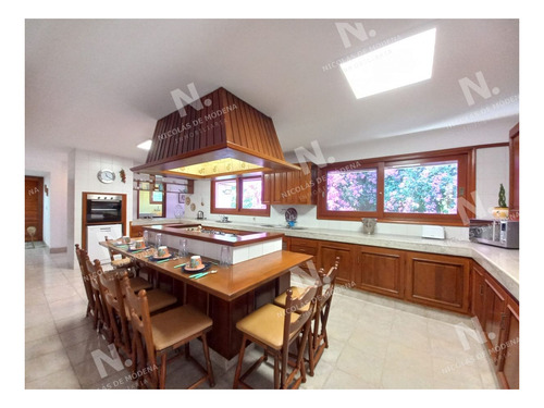 Imagen 16 de 30 de Vende Y Alquila Gran Casa De 5 Dormitorios En Playa Mansa, Punta Del Este
