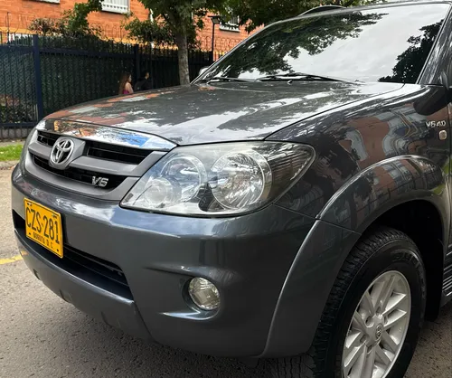 Toyota Fortuner 4.0 Sr5