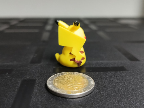 Figura Miniatura Pokémon Pikachu Sentado Japón 2.5 Cm (Usado)