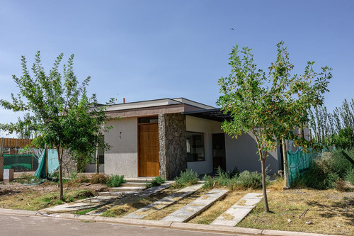 Casa A Estrenar En Barrio Privado La Luisa Lujan