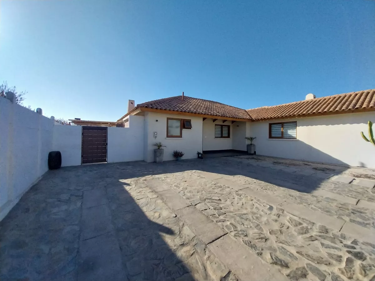 Casa En Arriendo Sector Santuario De Peñuelas, Coquimbo.