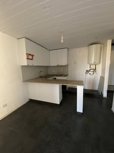 Se Vende Departamento 1d 1b, Estacionamiento Y Bodega