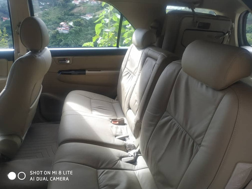 Imagen 7 de 9 de Toyota Fortuner 4x4