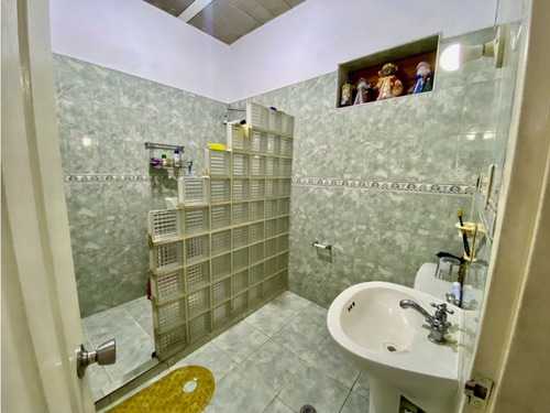 Casa En Venta Con Local Comercial Santa Rosa Maracay Estado Aragua