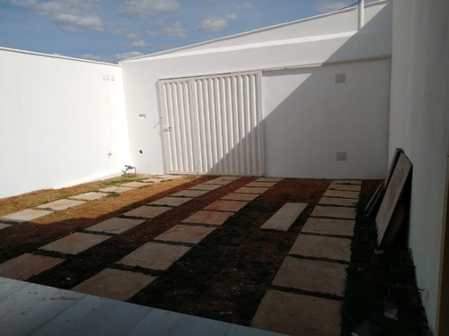 Imagem 4 de 12 de Casa 3 Quartos No Novo Centro Em Santa Luzia - Ca00319 - 69690518
