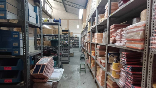 Excelente Bodega En Escandon Con Area De Oficinas Y Estacionamientos