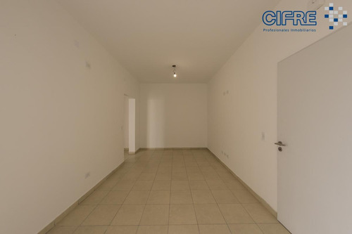 Ph A Estrenar De 2 Ambientes En Planta Baja Lateral Con Patio.
