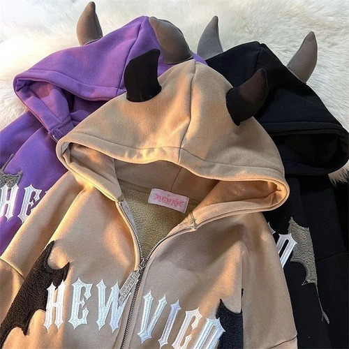 Campera Diablo Alas Cuernos