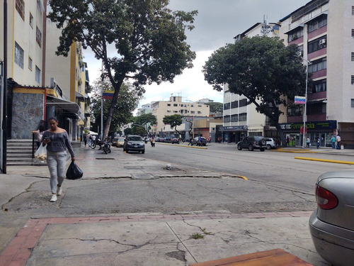Imagen 5 de 5 de Negocio En Venta Av.victoria Frente Central Madeirence