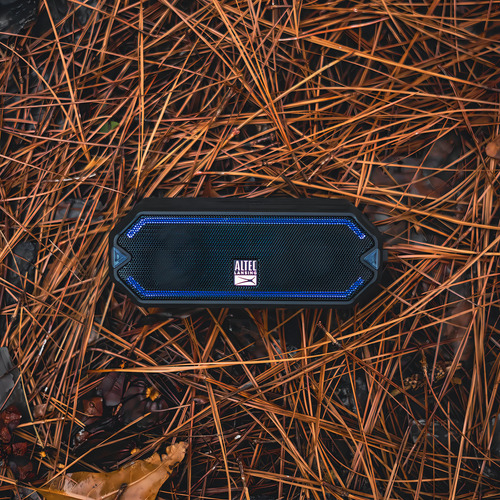 Altec Lansing - Altavoz Bluetooth Inalámbrico Hydrajolt, Altavoces Portátiles Impermeables Con Cargador De Teléfono Integrado Y Luces, A Prueba De Todo Al Aire Última Intervensión, A Prueba De Golpes
