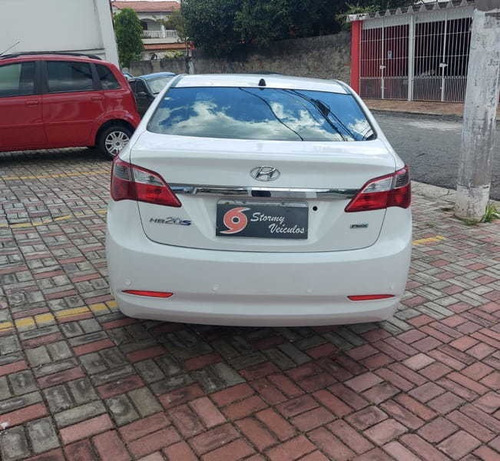 Imagem 4 de 11 de Hyundai Hb20s 1.0 M Comfort 2014