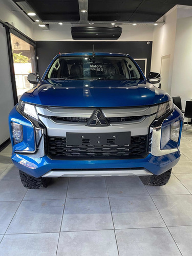 Imagen 6 de 16 de Mitsubishi L200 2023 2.4 181cv Di-d High Power Cuero