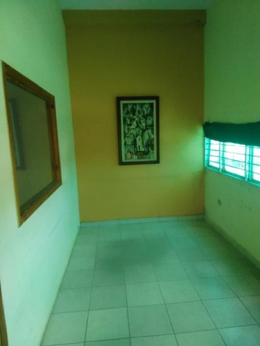 Imagen 4 de 7 de Local En Venta Paraparal / En Buenas Manos
